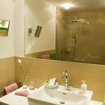 Hotel Der Waldhof 4*