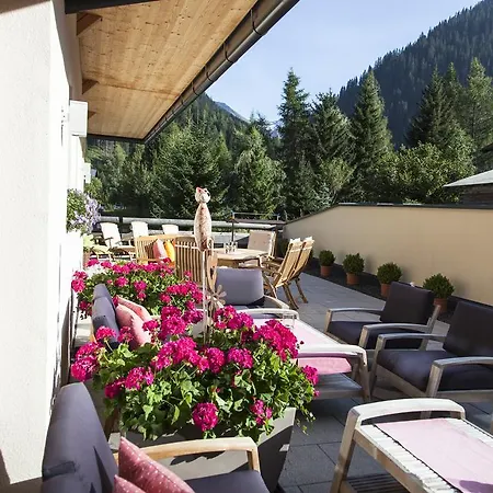 Der Waldhof Hotel