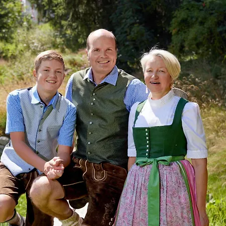 Der Waldhof - Unique - A Hidden Gem 호텔 장크트안톤암아를베르크