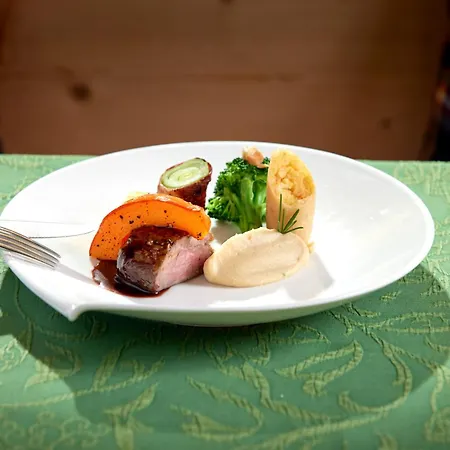 Отель Der Waldhof - Unique - A Hidden Gem