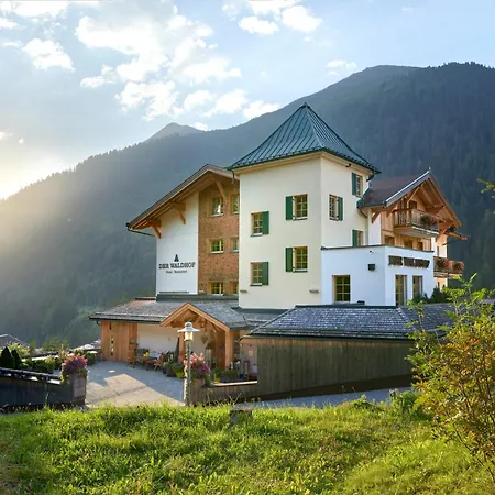 Hotel Der Waldhof - Unique - A Hidden Gem 4*