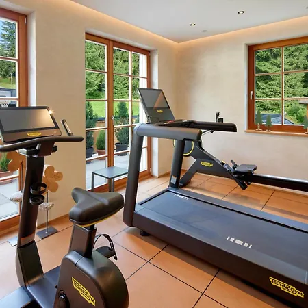 Hotel Der Waldhof - Unique - A Hidden Gem St Anton am Arlberg