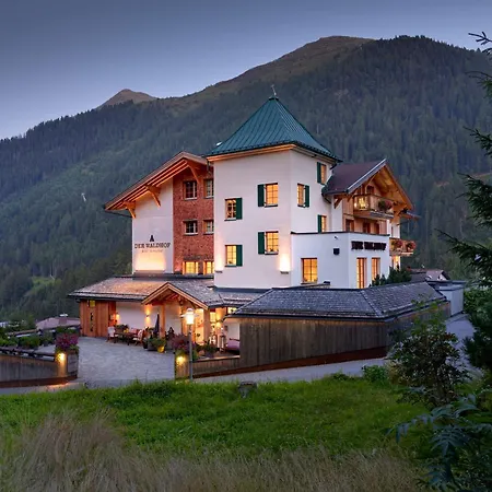 Der Waldhof - Unique - A Hidden Gem 호텔 4*