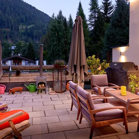 Отель Der Waldhof - Unique - A Hidden Gem 4*