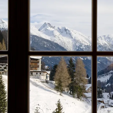 Der Waldhof - Unique - A Hidden Gem Отель 4*