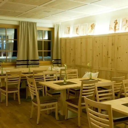 Otel Der Waldhof - Unique - A Hidden Gem Sankt Anton am Arlberg
