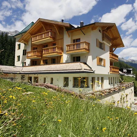 Der Waldhof - Unique - A Hidden Gem St Anton am Arlberg