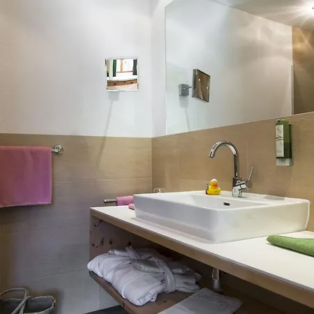 Der Waldhof - Unique - A Hidden Gem 장크트안톤암아를베르크