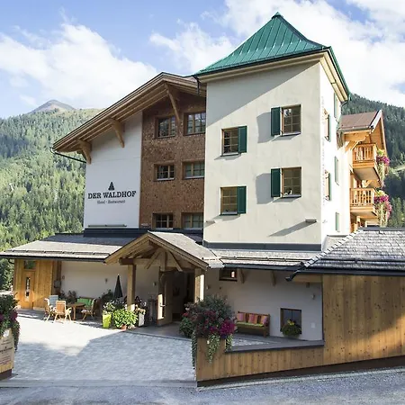Der Waldhof Hotel