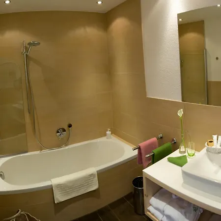 Der Waldhof - Unique - A Hidden Gem 장크트안톤암아를베르크