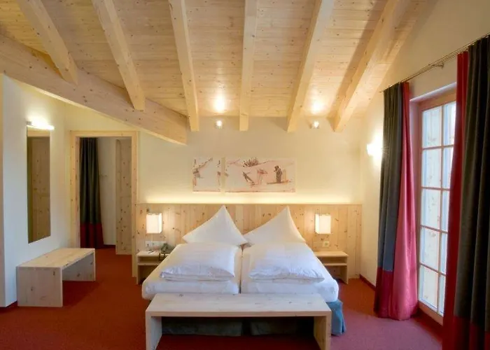 Der Waldhof - Unique - A Hidden Gem מלון 4*