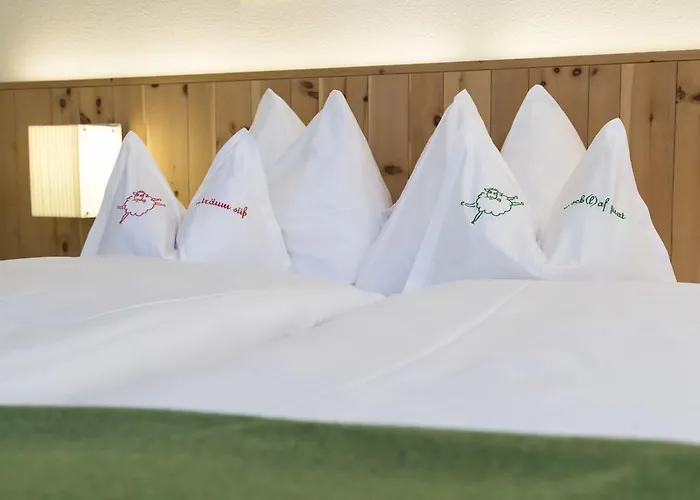 Der Waldhof - Unique - A Hidden Gem מלון