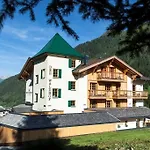 Der Waldhof - Unique - A Hidden Gem Sankt Anton am Arlberg